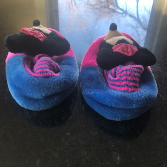 Kid’s slippers 11-12 used - Picture 5 of 6